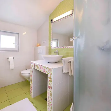 In - Insel Krk 53137 شقة *